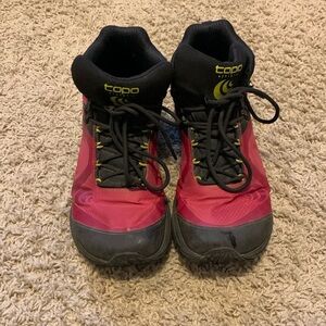 Women’s Topo Athletic Pink Hiking Boots